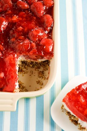 Paula Deene's Stawberry Pretzel Salad