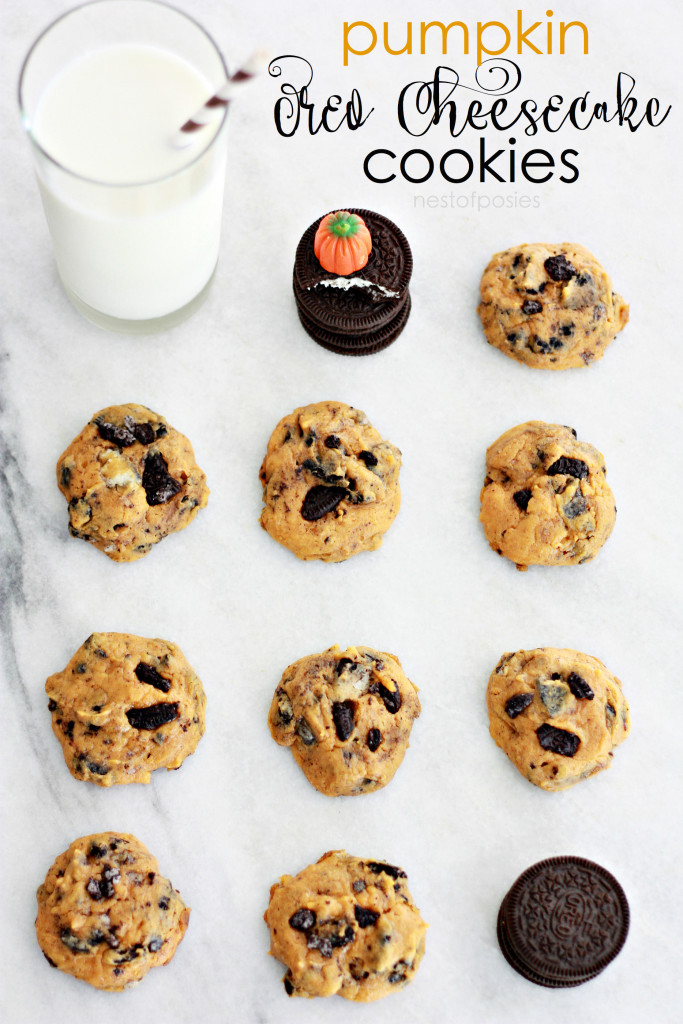 Pumpkin Oreo Cheesecake Cookies. Just like eating pumpkin cheesecake but with an oreo crust!