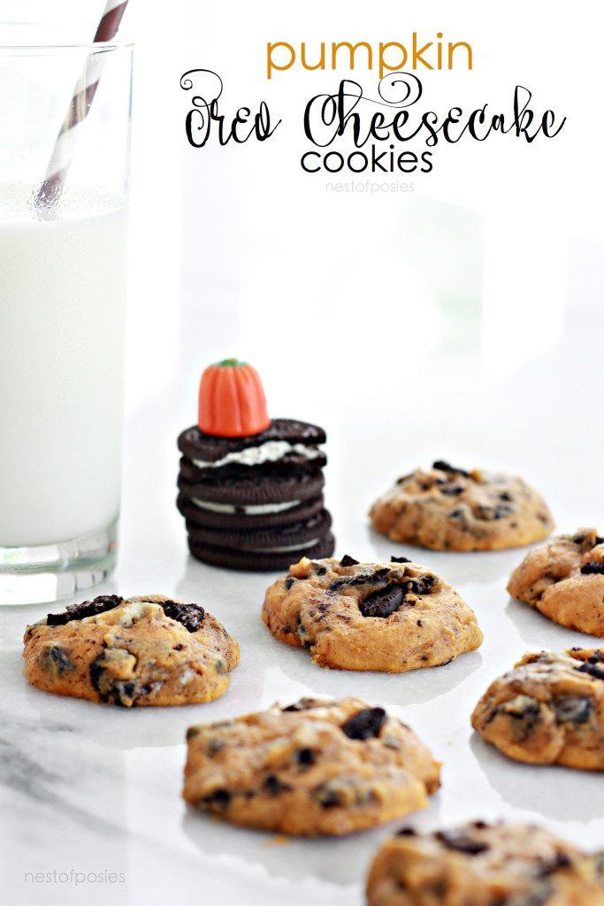 Such a perfect combination! Pumpkin Oreo Cheesecake Cookies