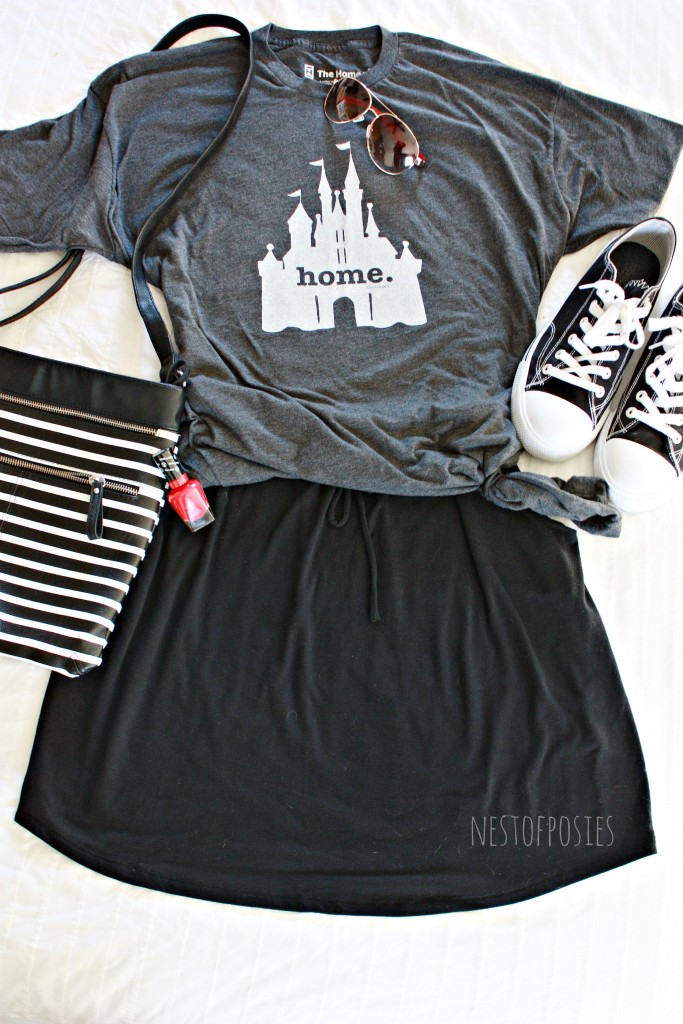 What to wear to Disney. Ideas on what to pack & things you may have never thought of to bring