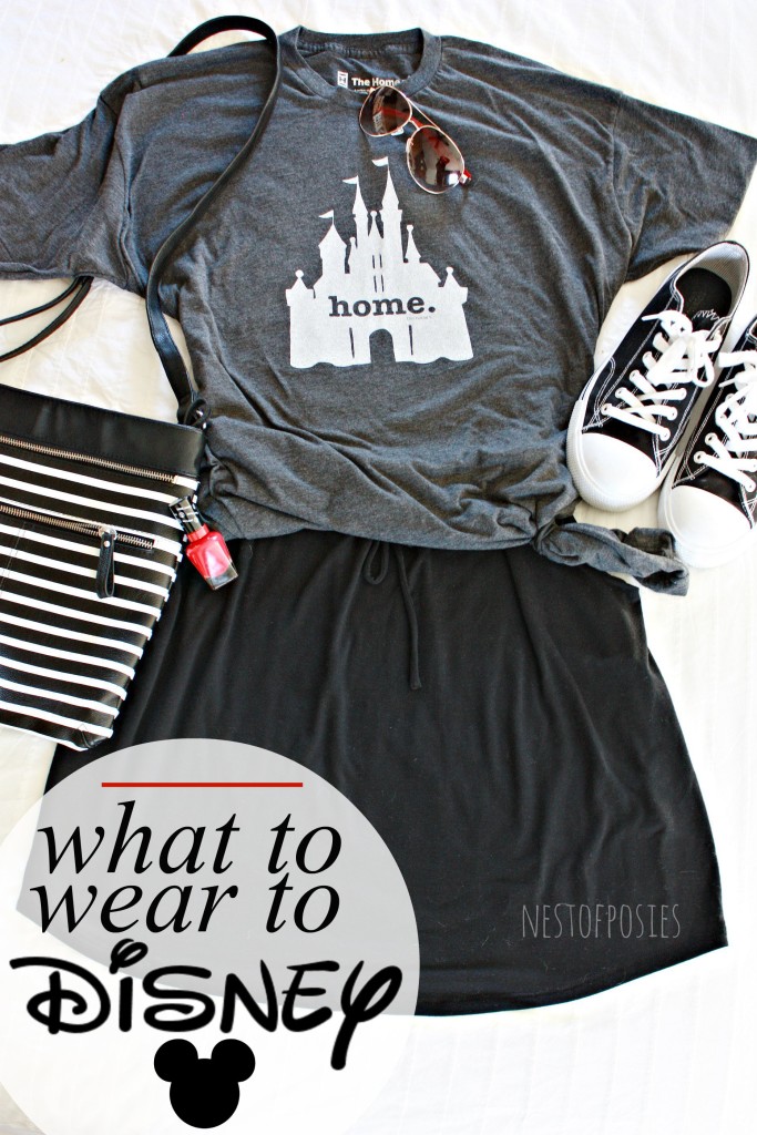 What to wear to Disney. Ideas on what to pack & things you've never thought about bringing with you as a Mom!
