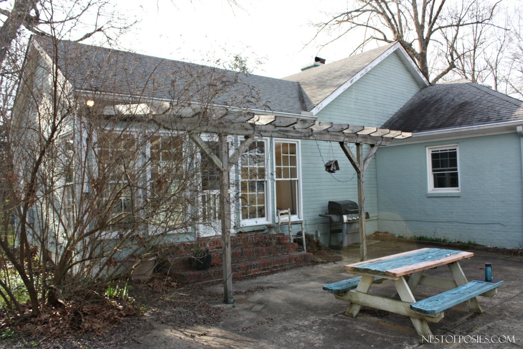 Side-view-of-Sunroom-and-Master