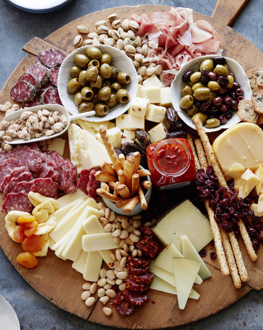 appetizer-meat-and-cheese-board