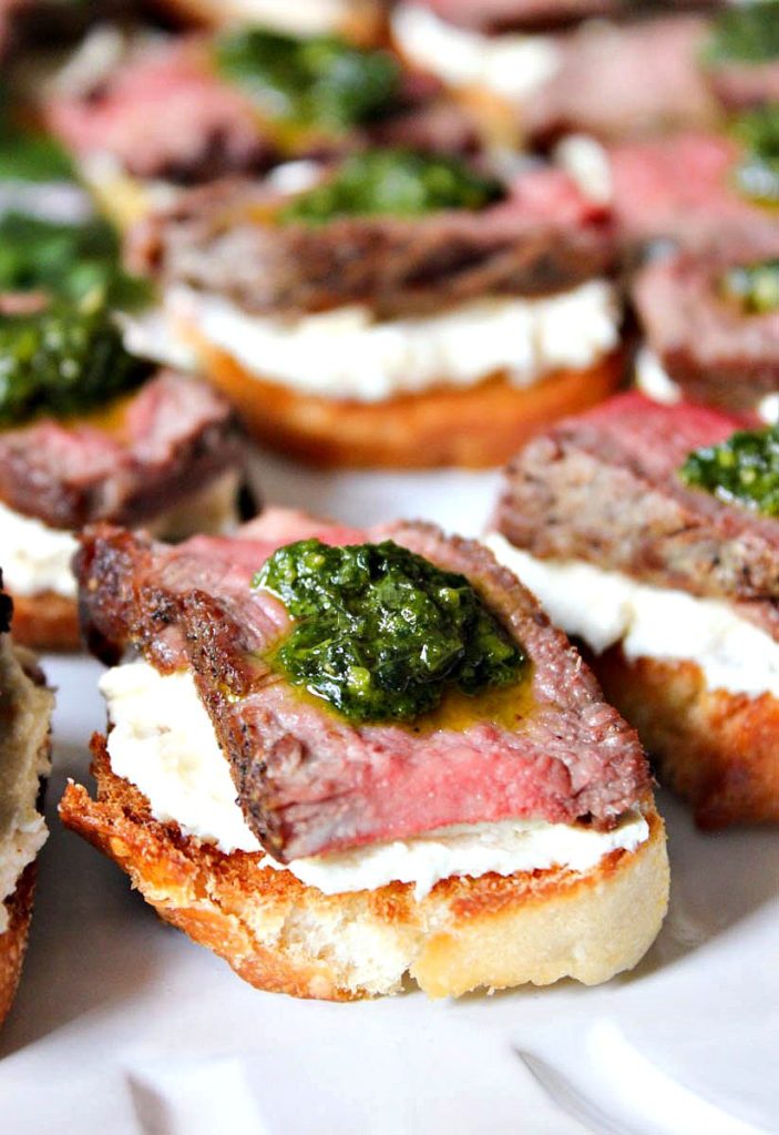 beef-tenderloin-crostini