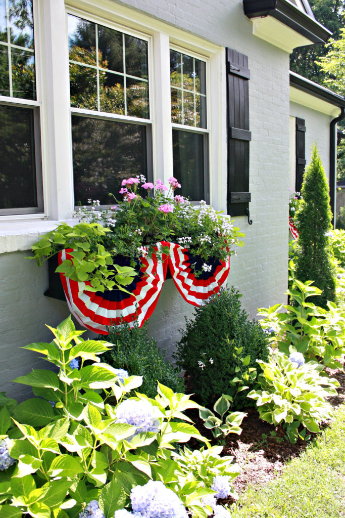 July 4th Patriotic Bunting Decor