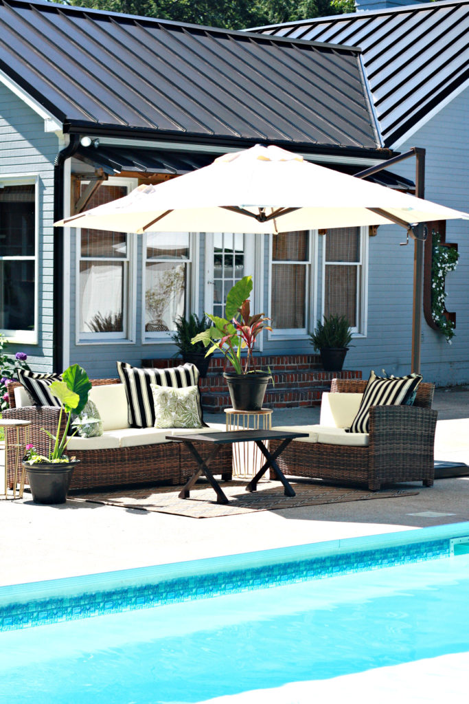 Sunbrella Fabric Offset Cantilever Patio Umbrella